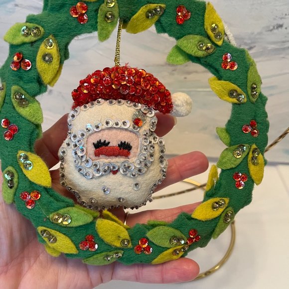 vintage Christmas Santa wreath handmade Bucilla with sequins felt beads - Picture 2 of 3